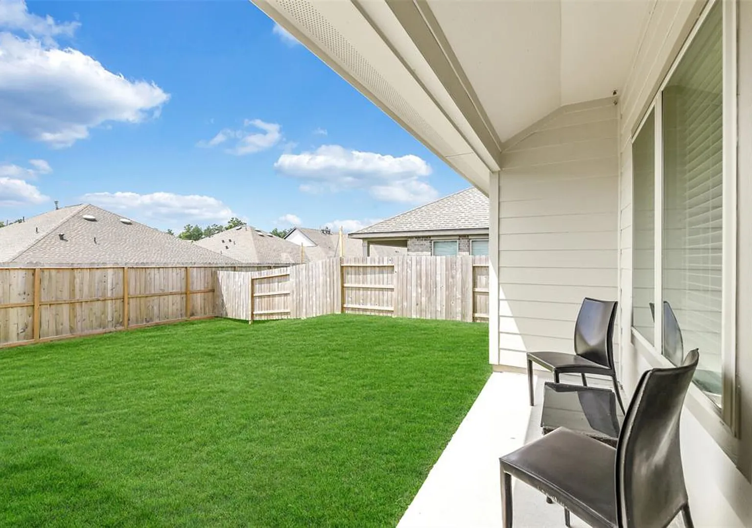 New Luxury Smart Home — Photo 2