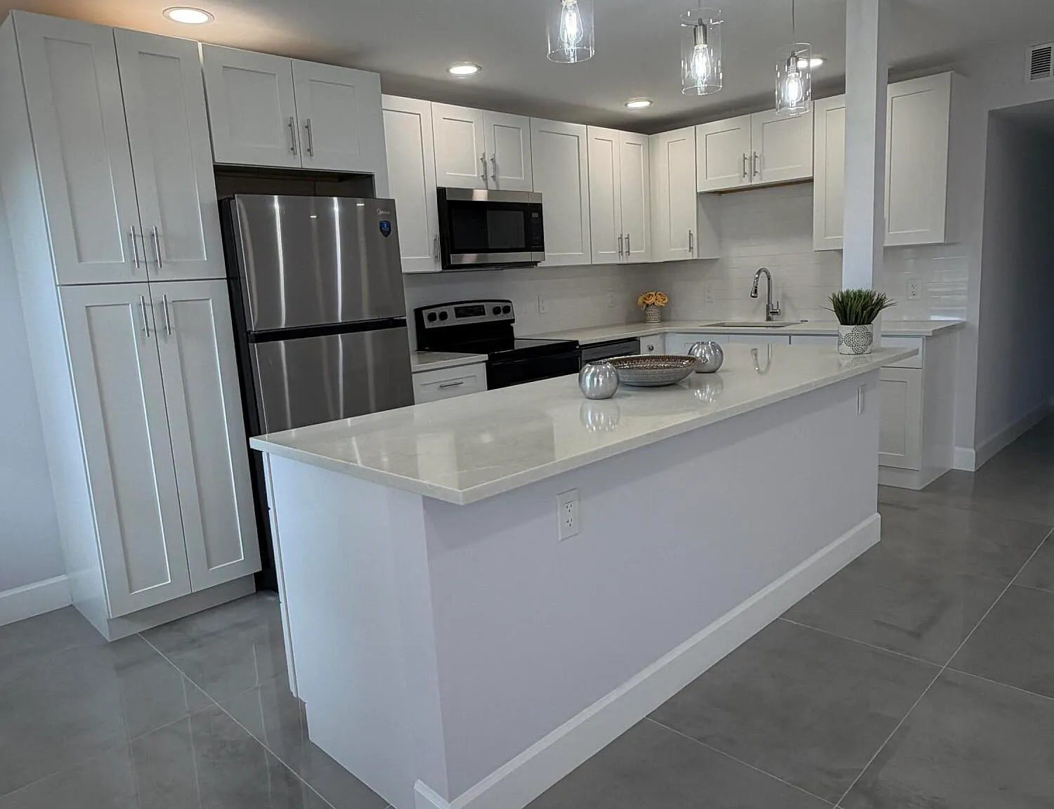 2 bed, 2.0 bath, 840 sqft, $1,950 — Photo 2