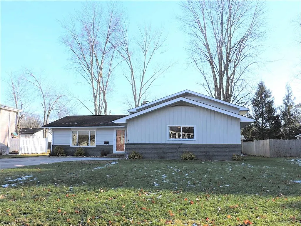6137 Sherwood Dr photo 1