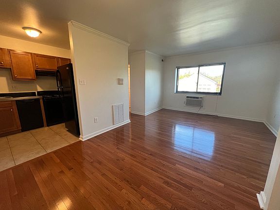 3rd image of 5634 Stanton Ave APT 307