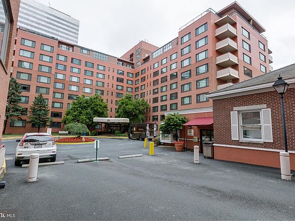 4th image of 1021 Arlington Blvd APT 647