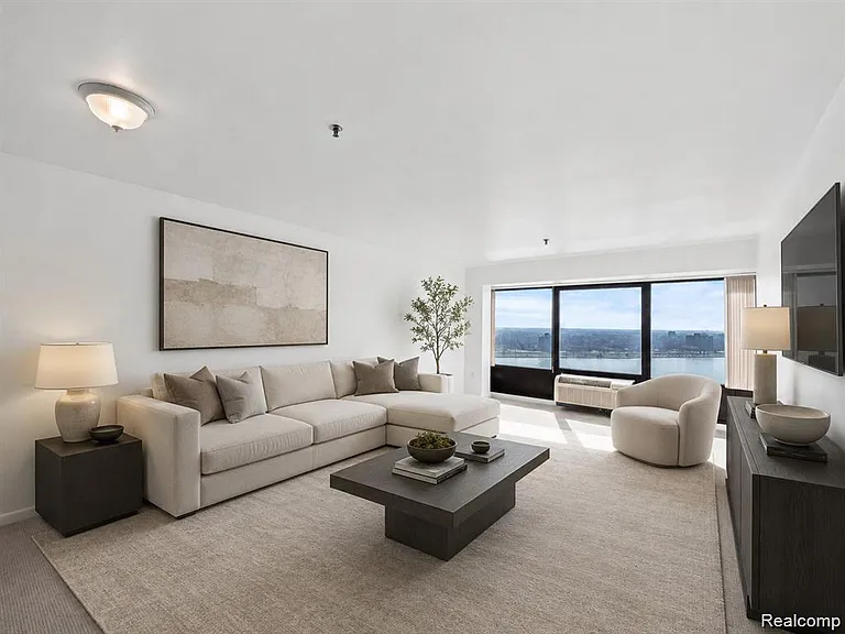1001 W Jefferson Ave #300-22I — Photo 4