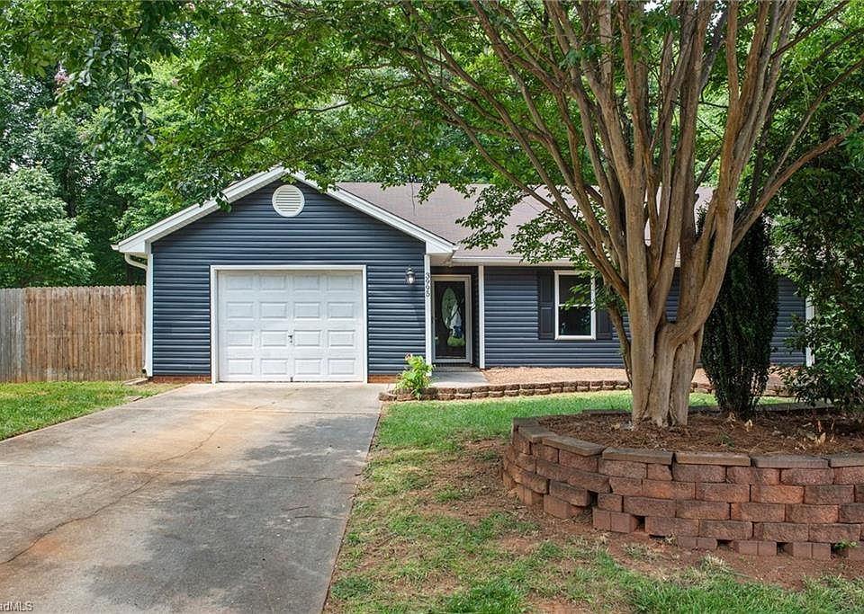 1st image of 3995 Cherry Tree Dr