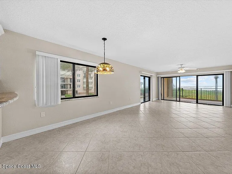 555 Jackson Ave #201 — Photo 17