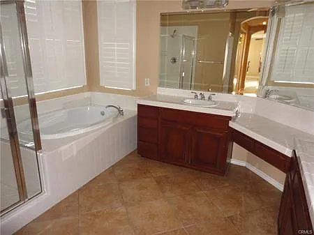 5 bed, 3808 sqft, $4,800 — Photo 3