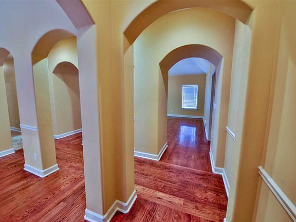 3rd image of 8923 Versilia Ave