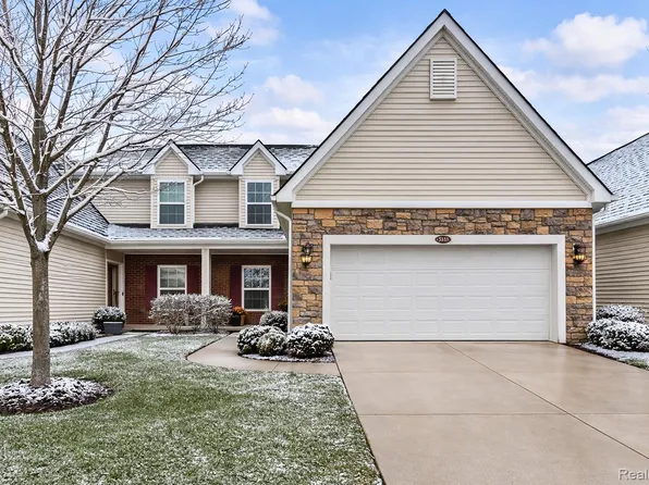 3333 Grove Ln, Auburn Hills, MI 48326