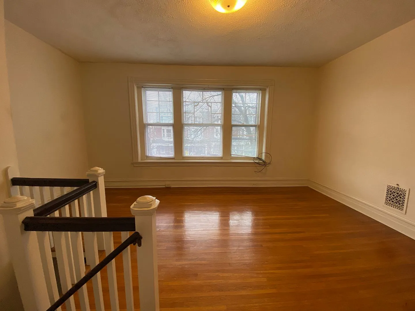603 W Lemon St — Photo 3