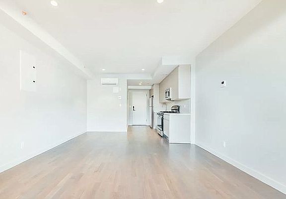 5th image of 590 Bushwick Ave #509