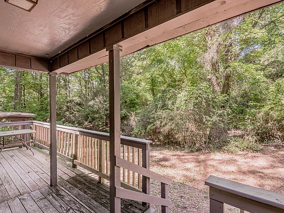 4th image of 240 Seagull Ln