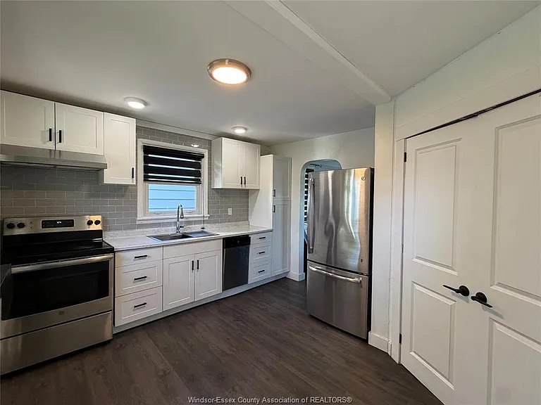 431 Maple Ave — Photo 15
