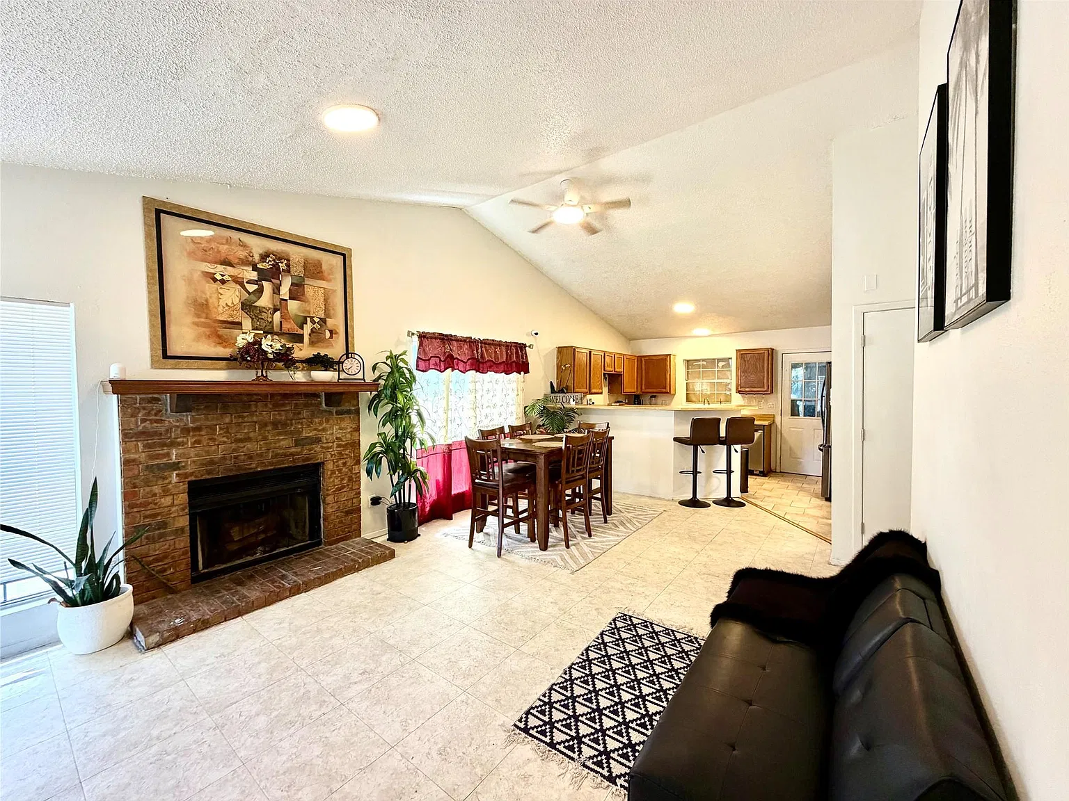 4 bed, 1730 sqft, $1,950 — Photo 4