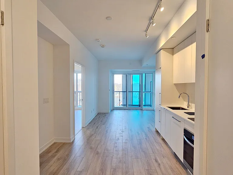 181 Sheppard Ave E #522 — Photo 3
