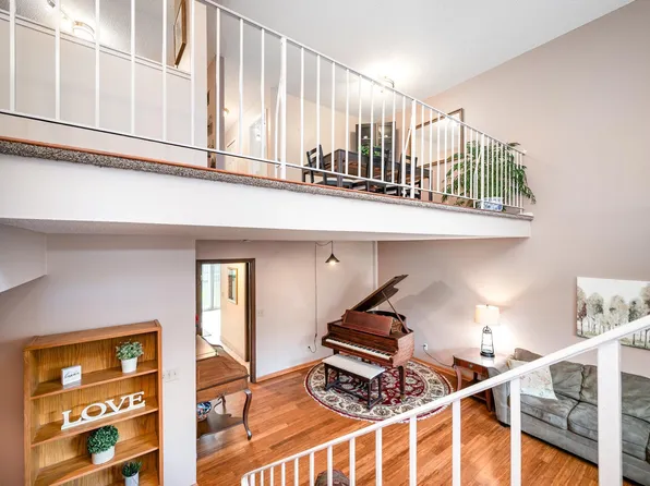 1005 W 104th St, Bloomington, MN 55431
