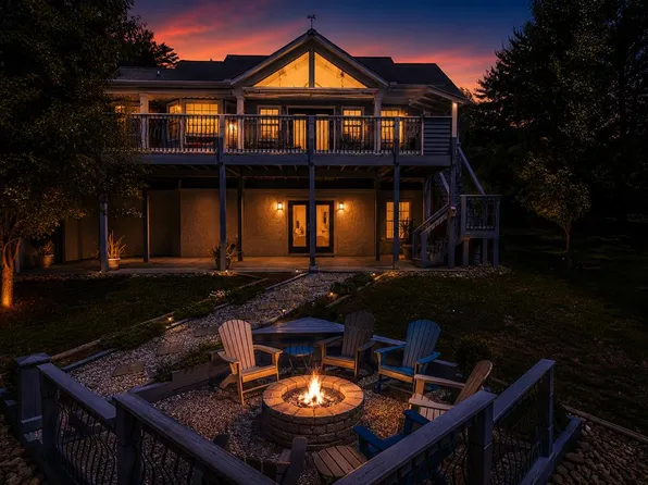 264 Chapel Cove Cir, Franklin, NC 28734