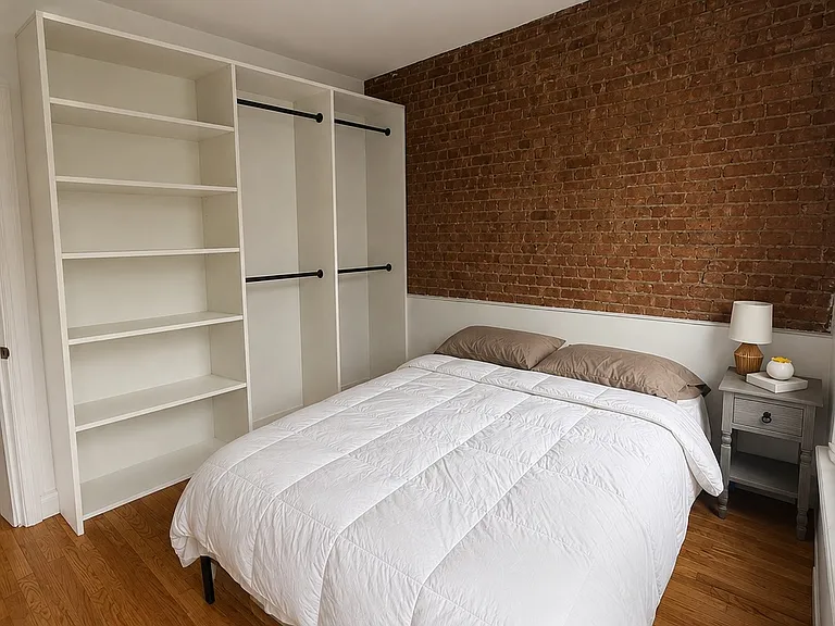 283 E 4th St #4D — Photo 2