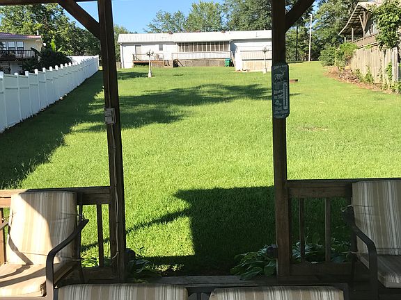 4th image of 179 Blue Heron Ln
