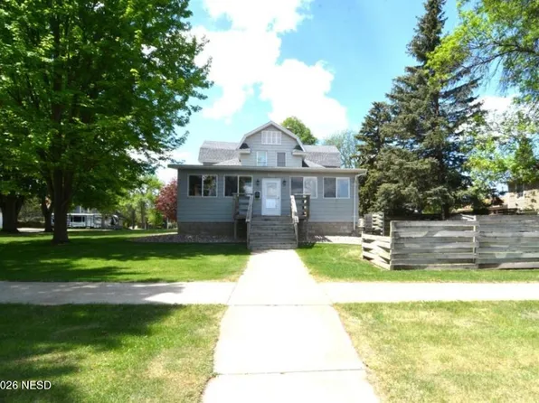 905 2nd St NE, Watertown, SD 57201