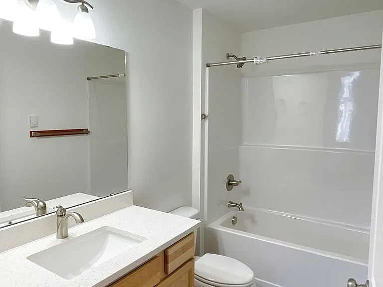 1205 N Garden St — Photo 77