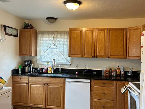5th image of 340 Lawrence Dr