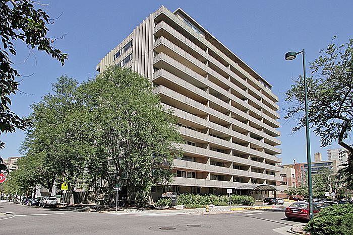 1st image of 909 N Logan St APT 6I