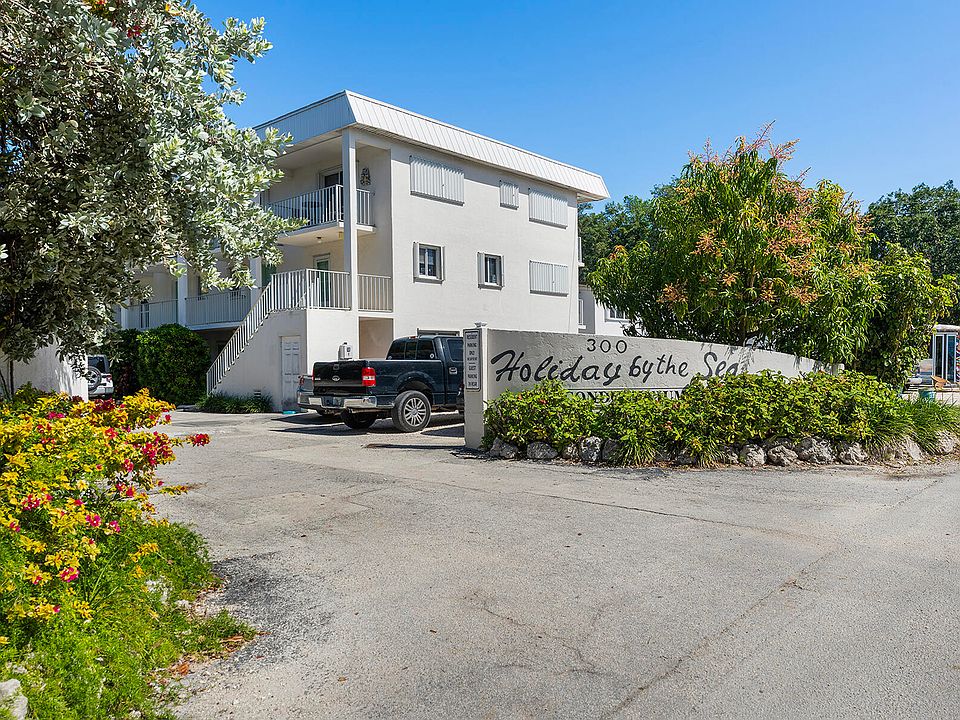 1st image of 300 Ocean Dr APT 27