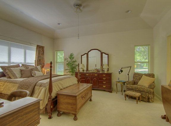 5th image of 2409 Rock Creek Dr