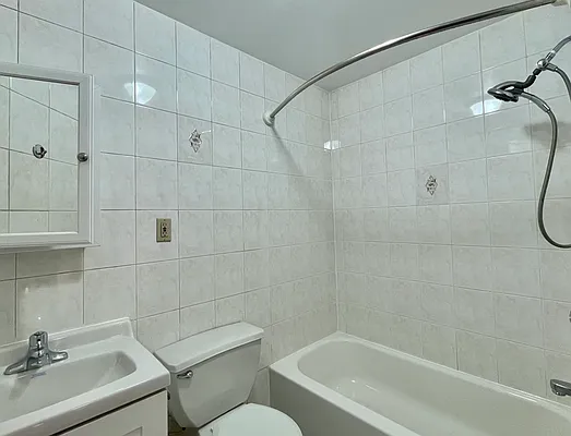 Rented by Compass | media 9