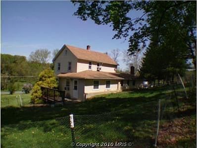 3rd image of 2111 Glen Cove Rd