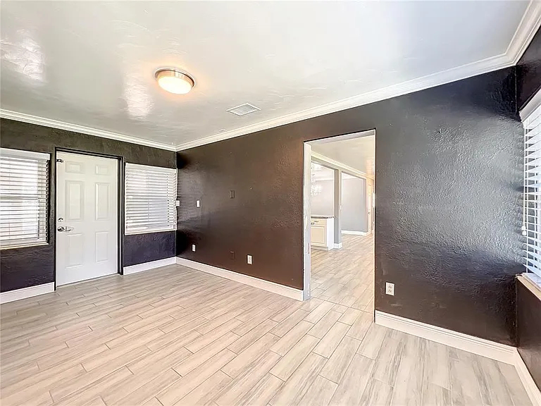 1006 E 11th Ave — Photo 20