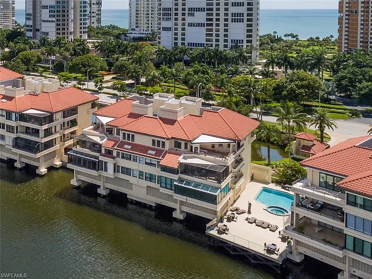 4400 Gulf Shore Blvd N #3-305 — Photo 2