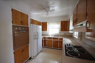 2nd image of 1123 Parker Ave