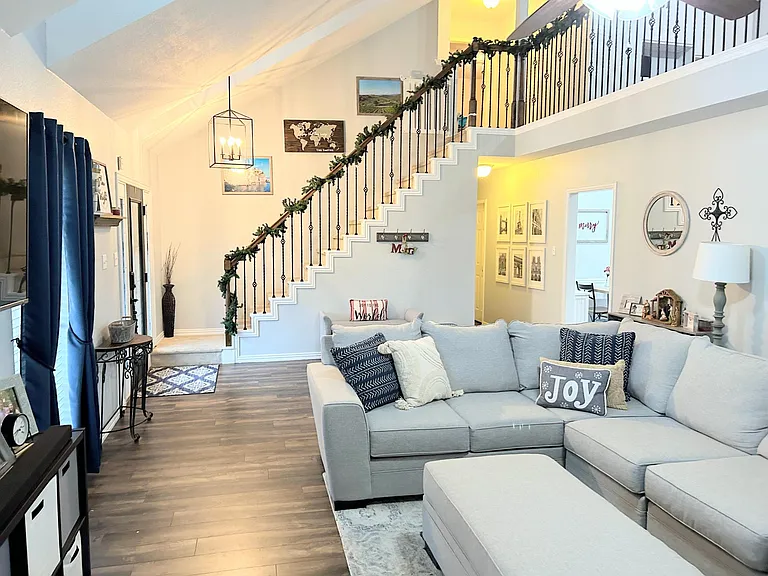 512 Arbor Oak Dr — Photo 4