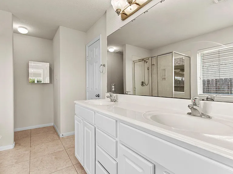 7710 Trail Holw — Photo 16