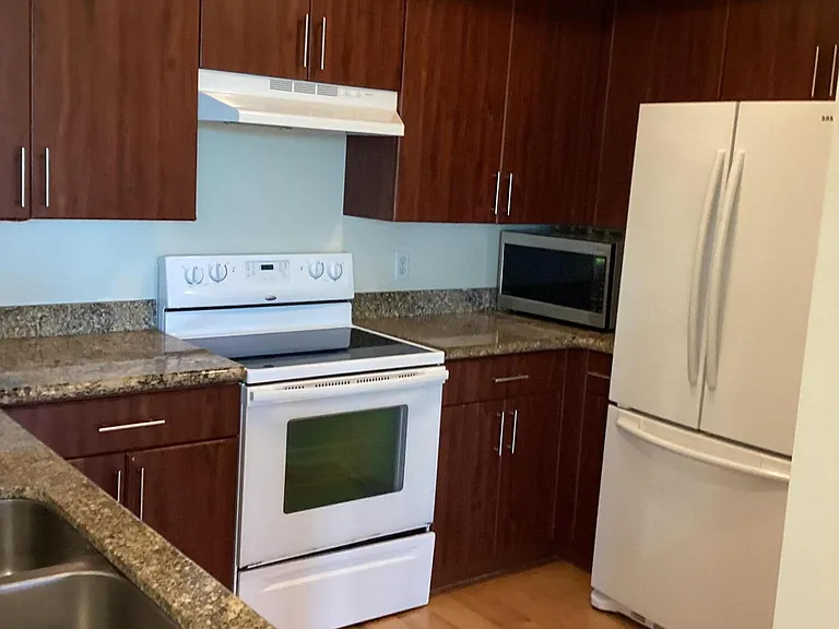 2421 NE 65th St #506 — Photo 30