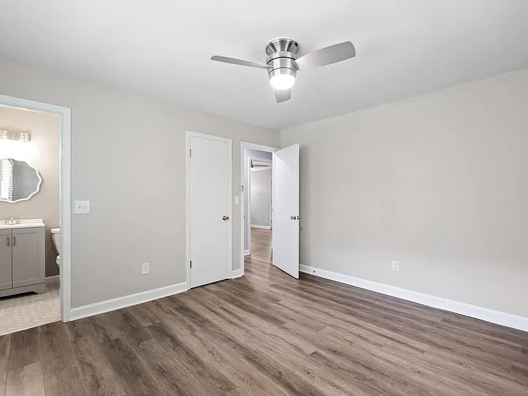 5501 Old Buncombe Rd — Photo 20