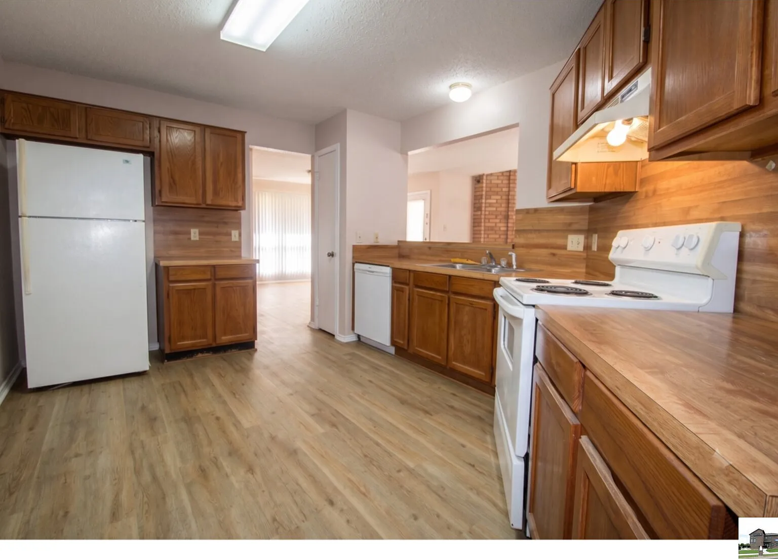 3 bed, 2.0 bath, 1348 sqft, $1,500 — Photo 4