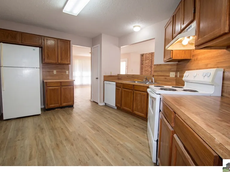 1706 Wickfield Way — Photo 4