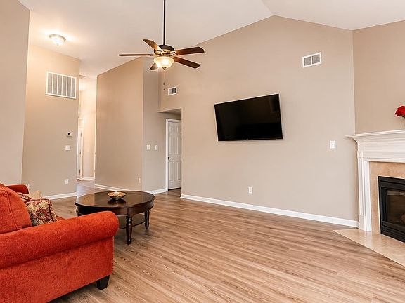 5th image of 1141 Alden Glen Dr