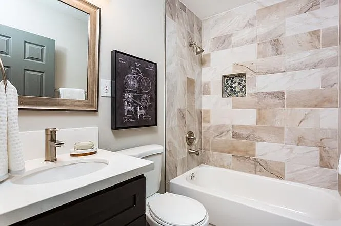 1610 Dupont Dr — Photo 22