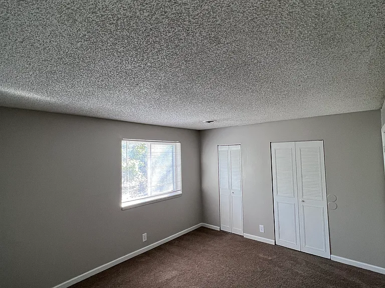Bell Hollow Apartments — Photo 44