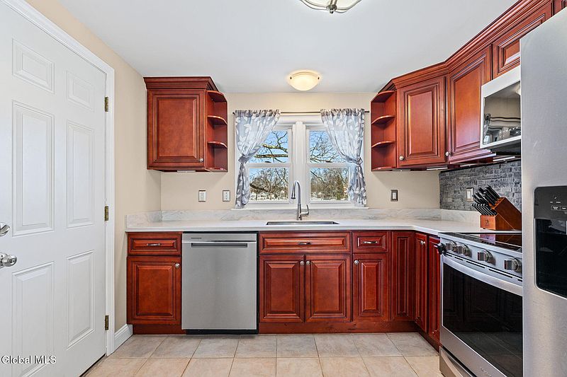 3rd image of 28 Rooney Avenue