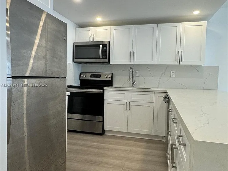 16710 NE 9th Ave #409 — Photo 1