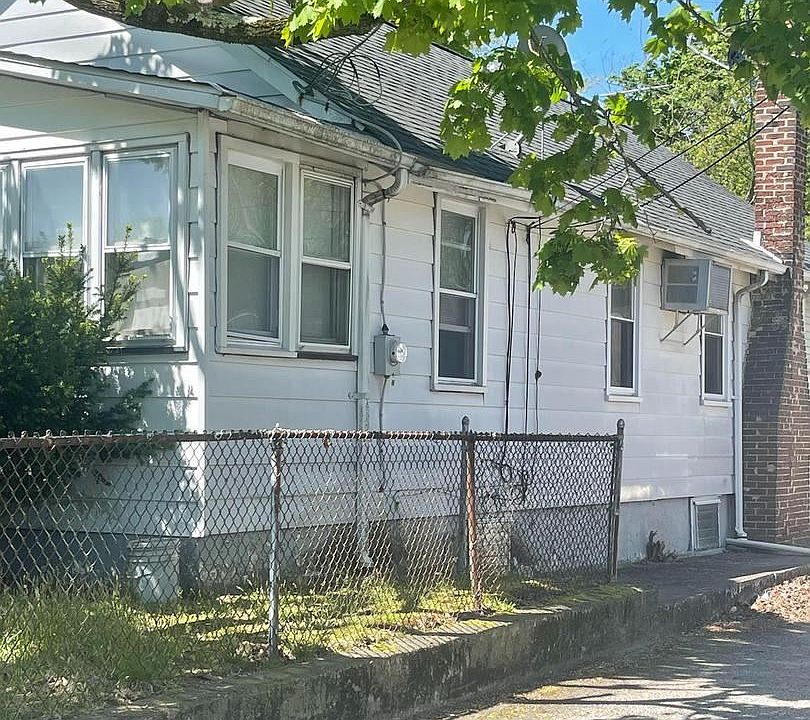 2nd image of 127 Mang Ave