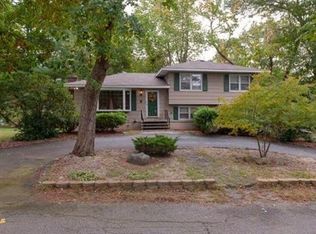 2 Rustic Ln, Wilmington, MA 01887