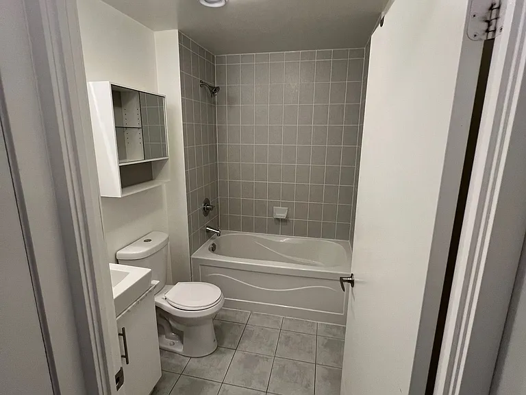 55 Bremner Blvd #1306 — Photo 9