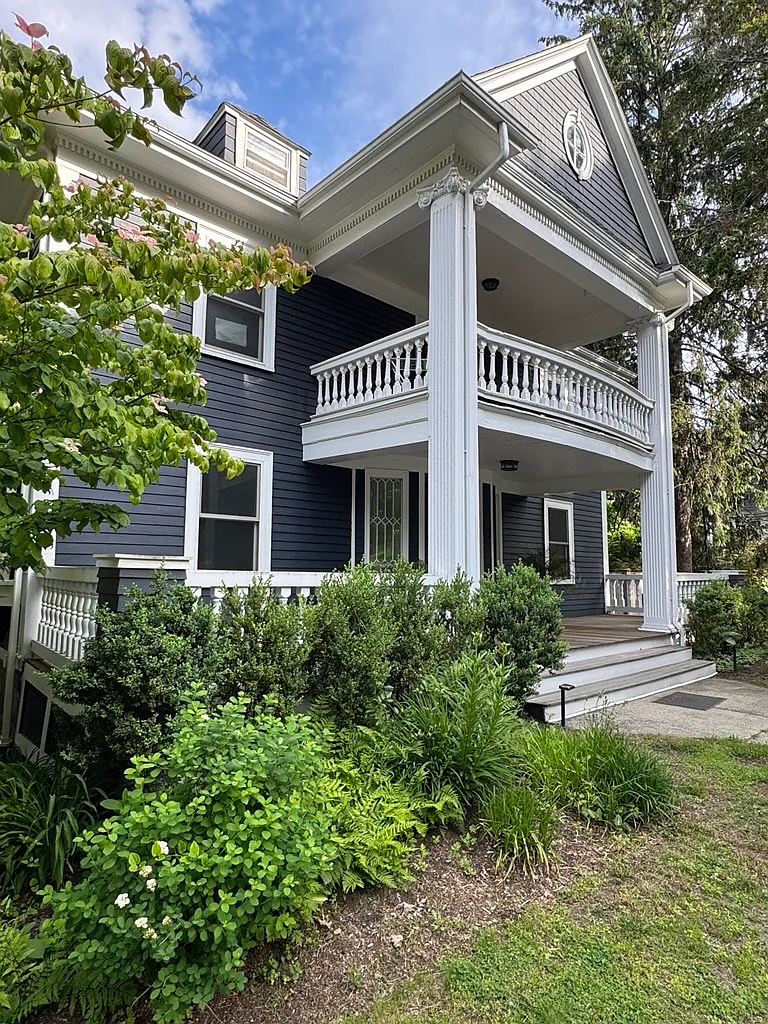 161 Highland Ave — Photo 2