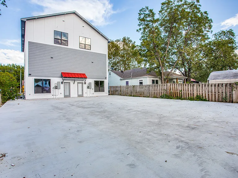 3218 Forest Park Blvd — Photo 24