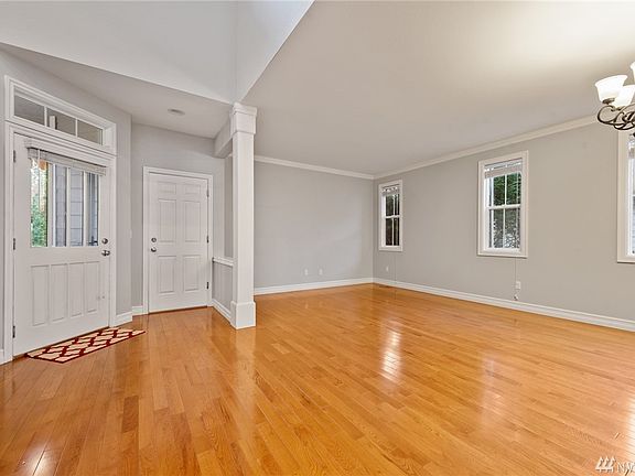 5th image of 2208 238th Pl NE