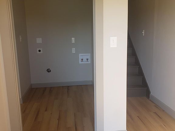 3rd image of 2604 E 5th Ave #A